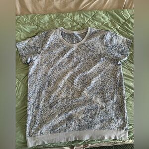 Lululemon Blue and White Patterned T-Shirt